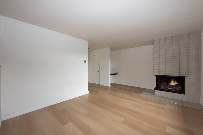 Building Photo - 8220 169th Ave NE