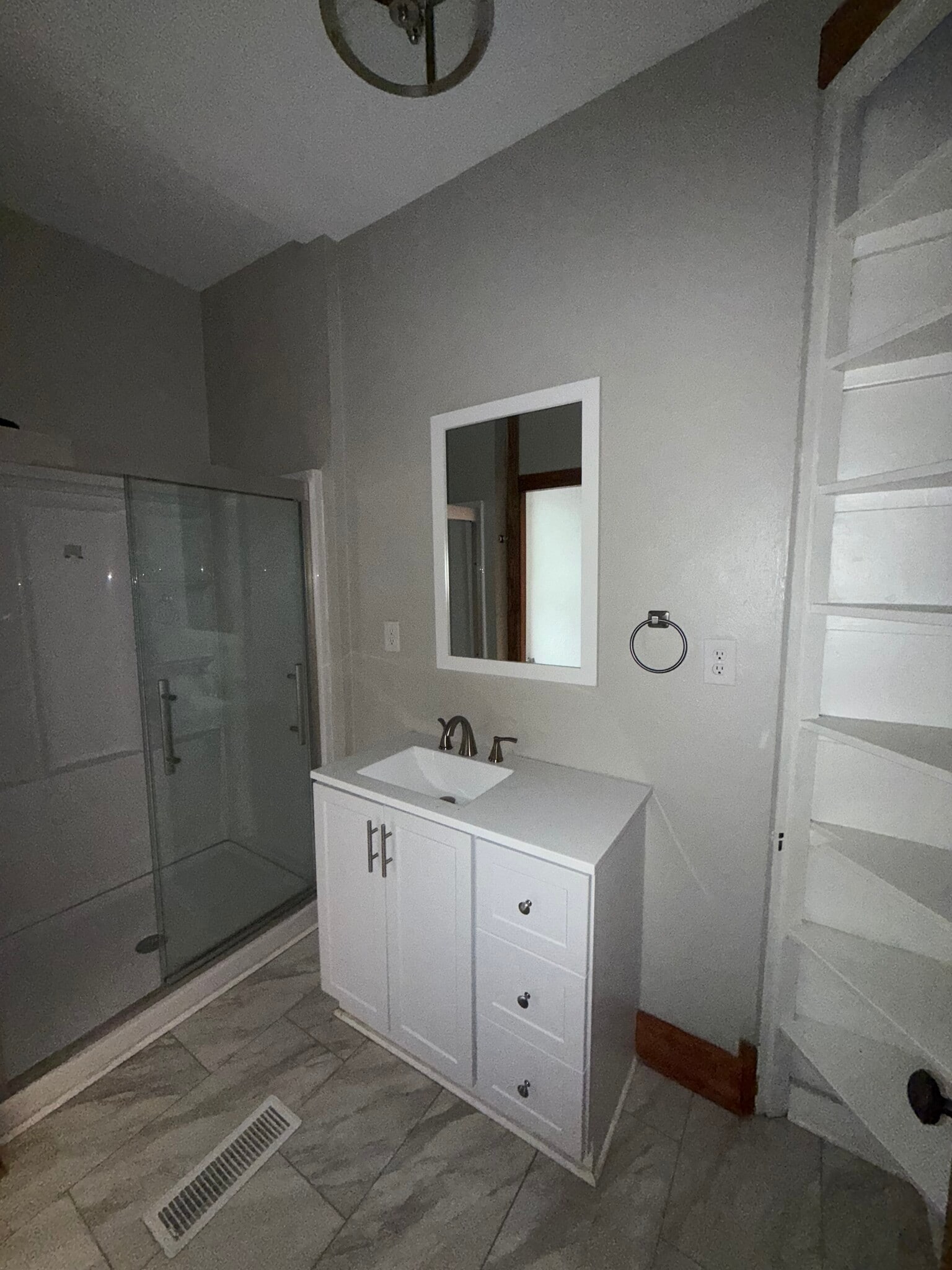 Building Photo - 317 e 13th st