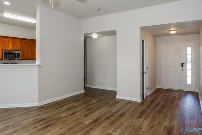 Building Photo - 146 Carillo Ln