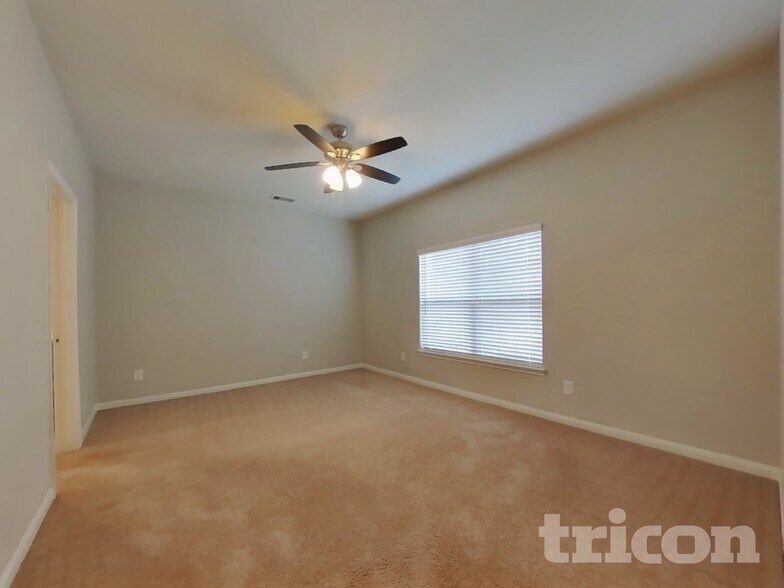 Building Photo - 23112 Shakespeare Dr