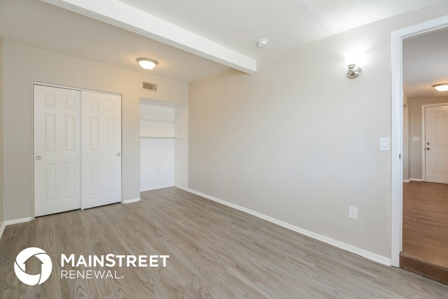 Building Photo - 4870 S Rosette Pl