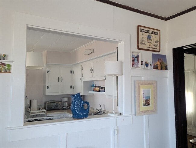 Building Photo - 12 Cove Rd