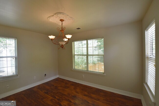 Building Photo - 115 S Fairfield Dr