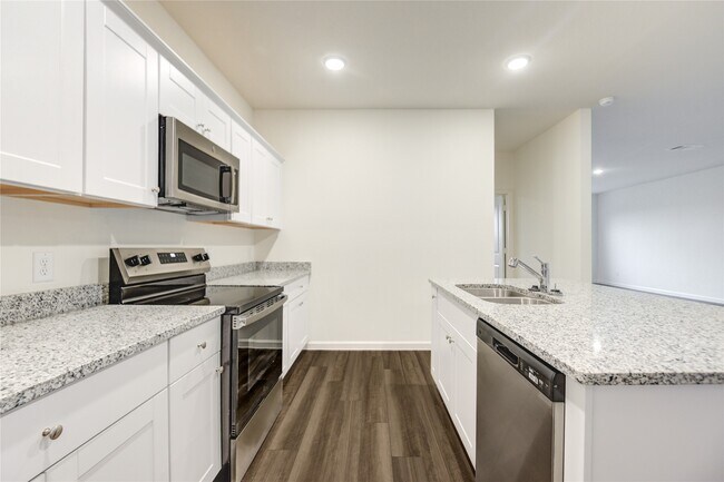 Building Photo - 8815 Vacek Xing Wy