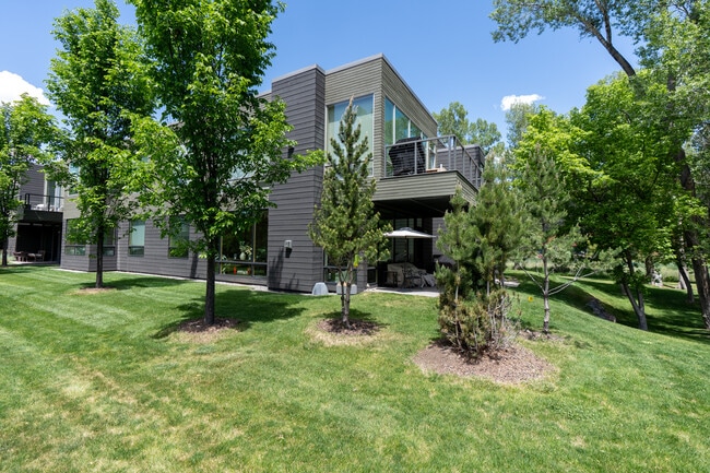 Building Photo - 102 Evans Rd