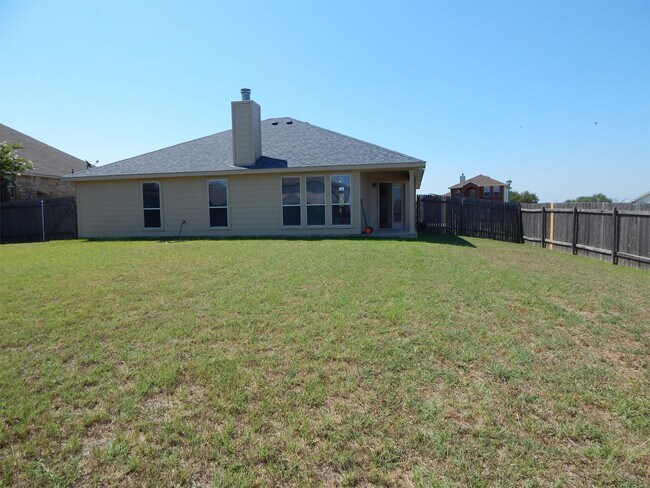 Building Photo - 601 Cattail Cir
