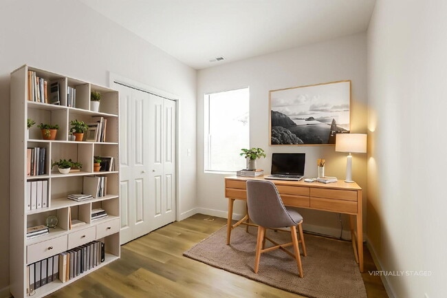 Building Photo - "Charming 3-Bed, 2-Bath Duplex on Broad Ripple Ave – Spacious 1250 Sq. Ft. Living in Vibrant Indi...