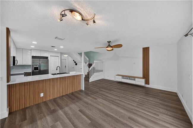 Building Photo - 744 NW 42nd Pl