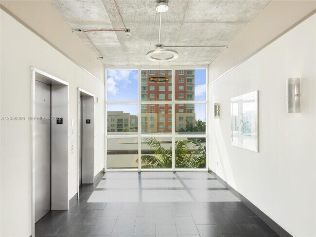 Building Photo - 2001 Biscayne Blvd