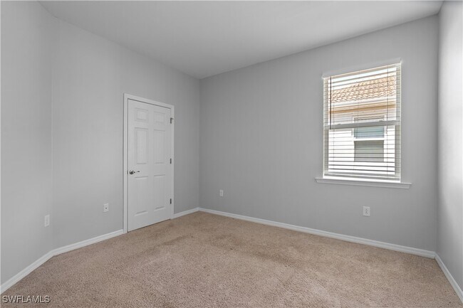 Building Photo - 3041 Royal Gardens Ave