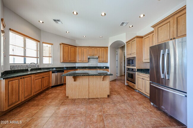 Building Photo - 15225 W Frontier Dr