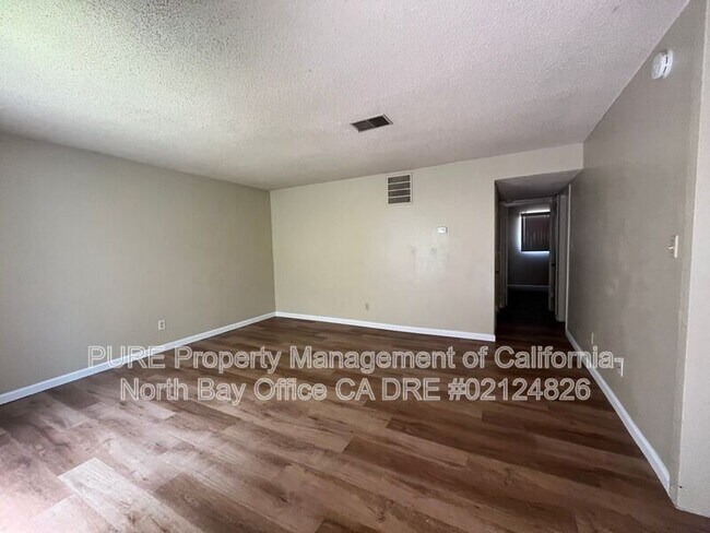 Building Photo - 308 Cooper Ln