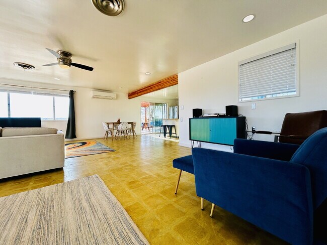 Building Photo - Gorgeous Home Surrounded by Panoramic Views