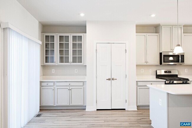 Building Photo - 2045 Landon Ln