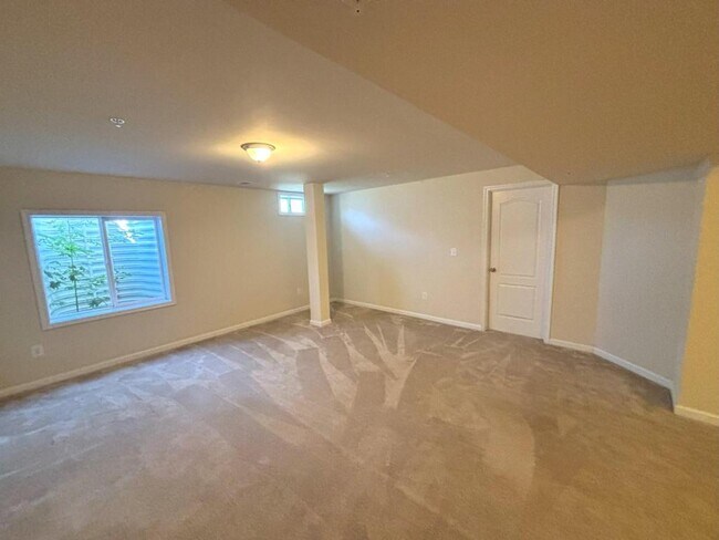 Building Photo - 6778 McCormick Dr