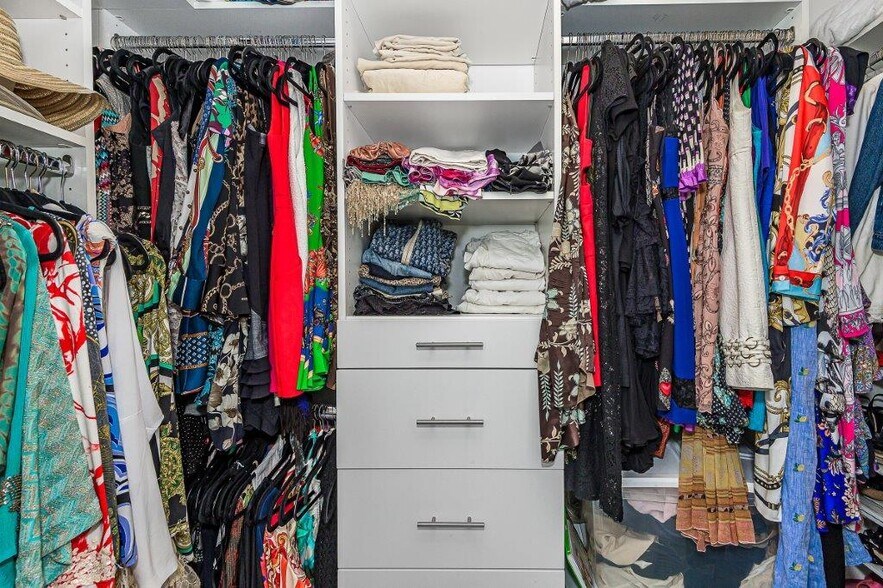 Building Photo - 2301 Collins Ave