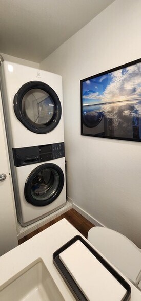 Building Photo - 5455 8th St