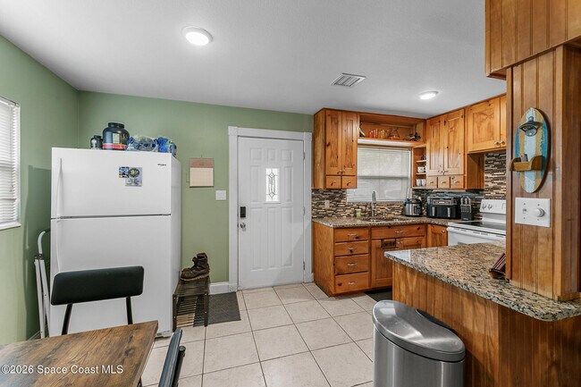 Building Photo - 714 Catalina Rd
