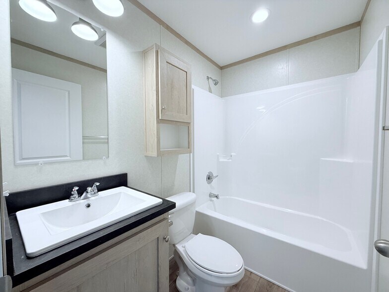 Building Photo - 52758 S Yorktown Ct