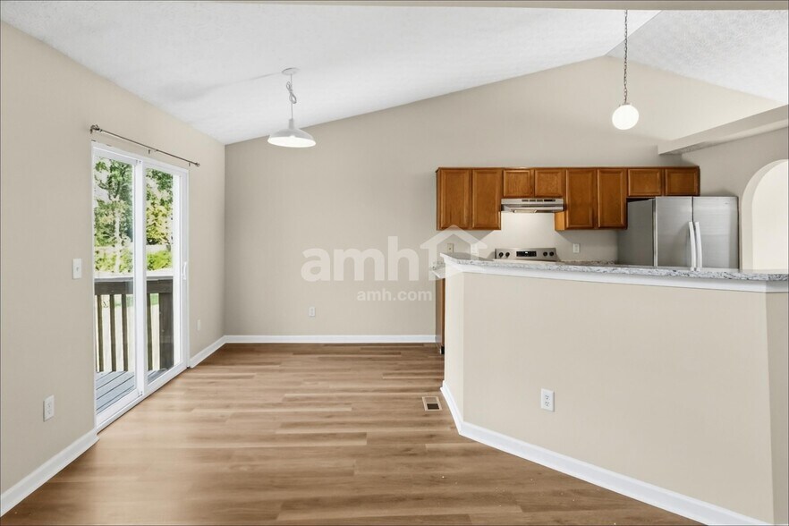 Building Photo - 368 Evergreen Cir
