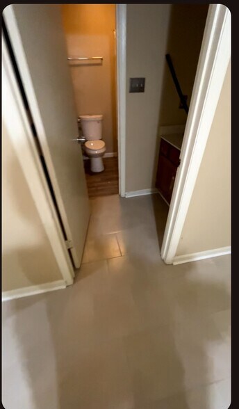 Building Photo - 1826 S Brightside View Dr