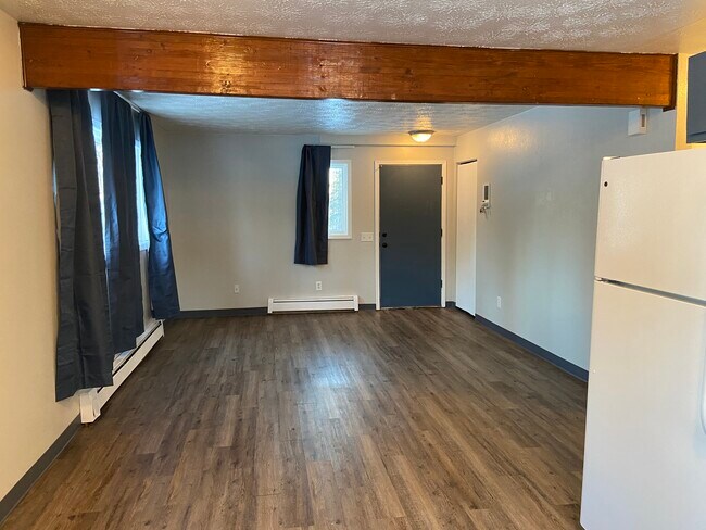 Building Photo - 200 W Heritage Drive