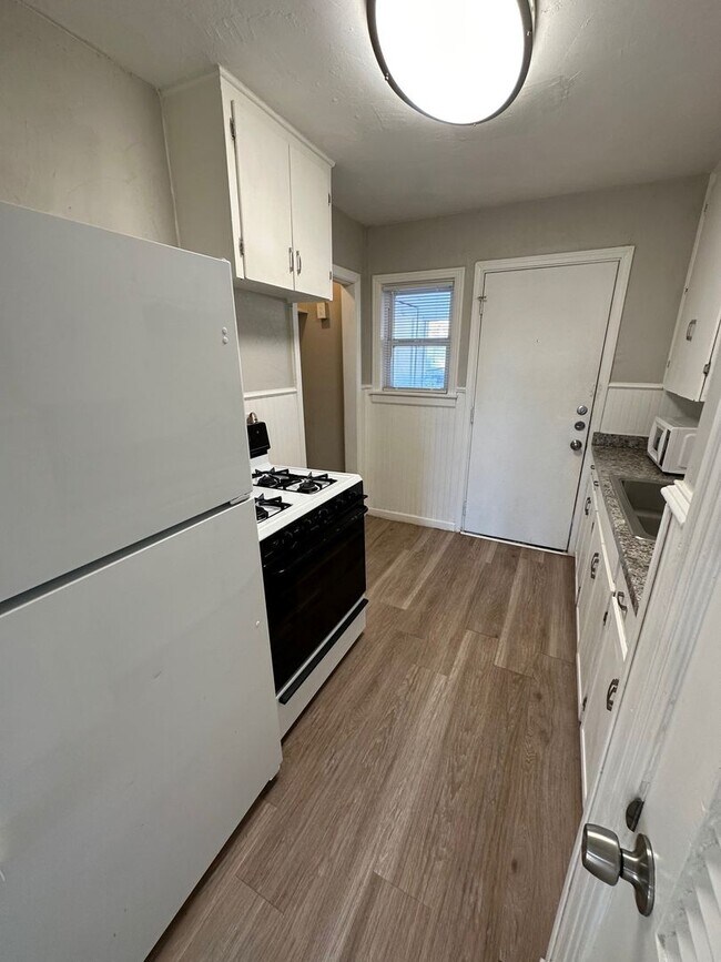 Building Photo - 1909 Pecos St