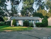 Building Photo - 25 Oakview Cir