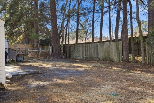 Building Photo - 2bed/1bath Duplex