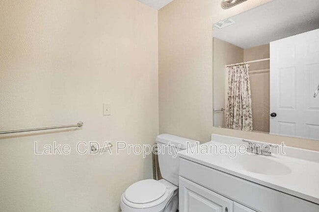 Building Photo - 1613 E Park Ln