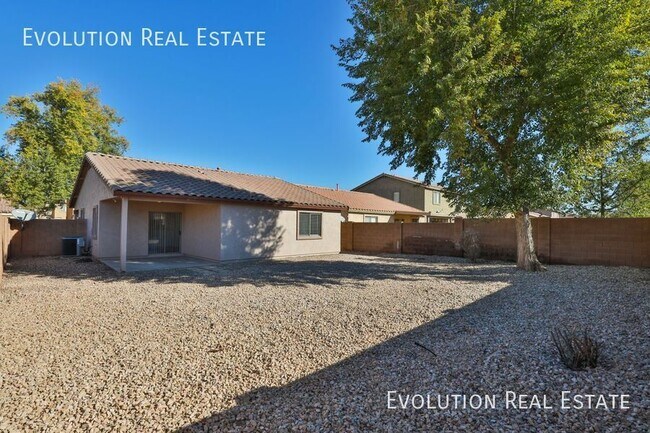 Building Photo - 1561 Maddison Cir