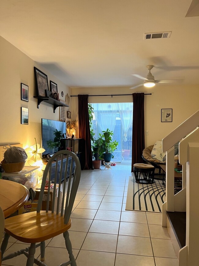 Building Photo - 2206 SW 39 Dr