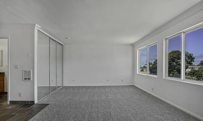 Building Photo - 860 Turquoise St