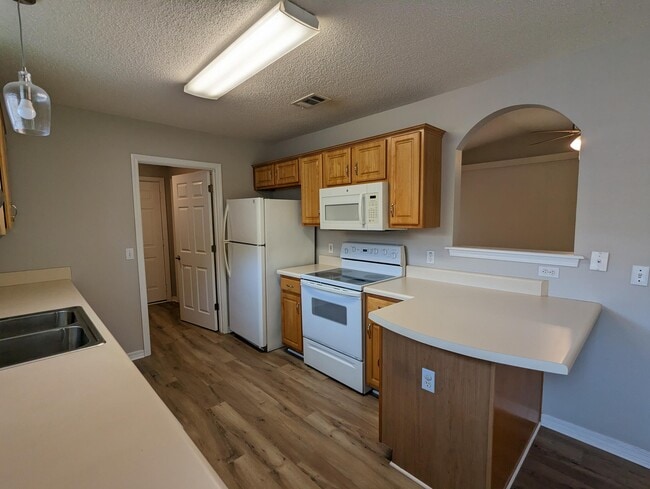 Building Photo - 1812 Brick Cir