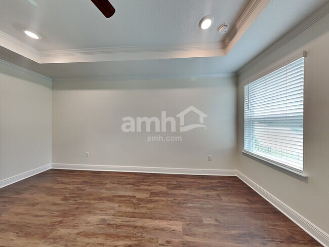 Building Photo - 27265 St Andrews Ave