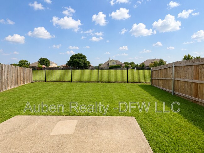 Building Photo - 1330 Piedmont Dr