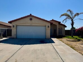 Building Photo - Three bedroom two bath San Luis home