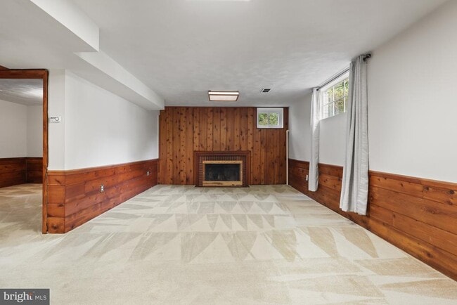 Building Photo - 6139 Tompkins Dr