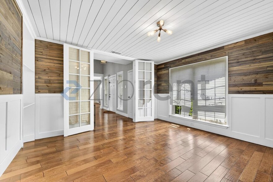 Building Photo - 3817 Dutton Dr