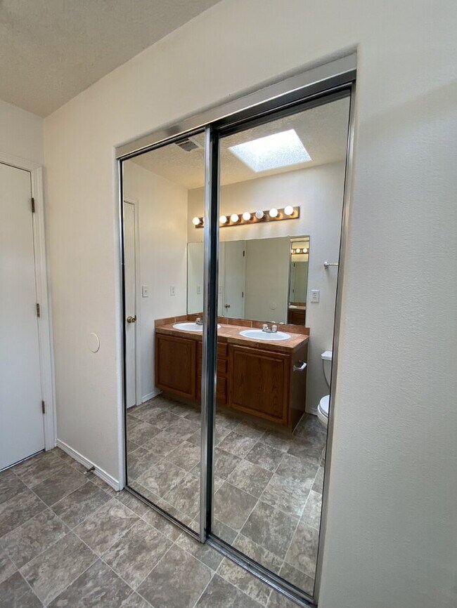 Building Photo - 2 STORY SW STYLE HOME W/LOFT