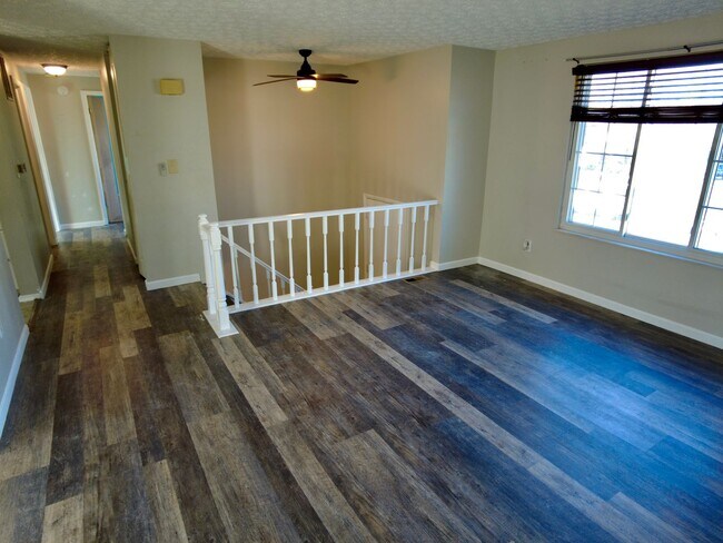 Building Photo - Spacious 3BR Bi-Level Home with 2-Car Garage in Reynoldsburg – $1,850/mo