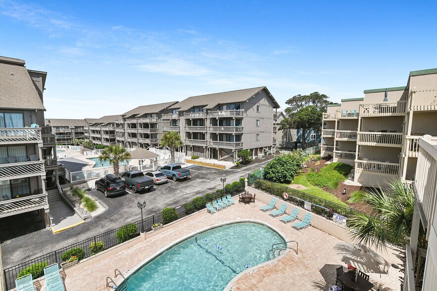 Building Photo - 9661 Shore Dr