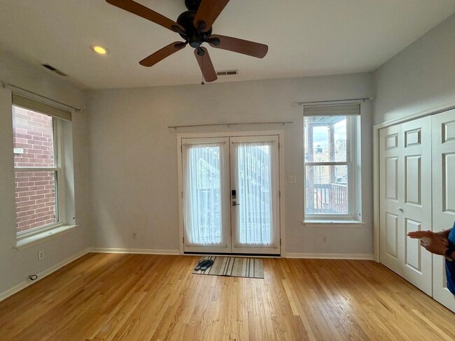 Building Photo - 1350 N Leavitt St