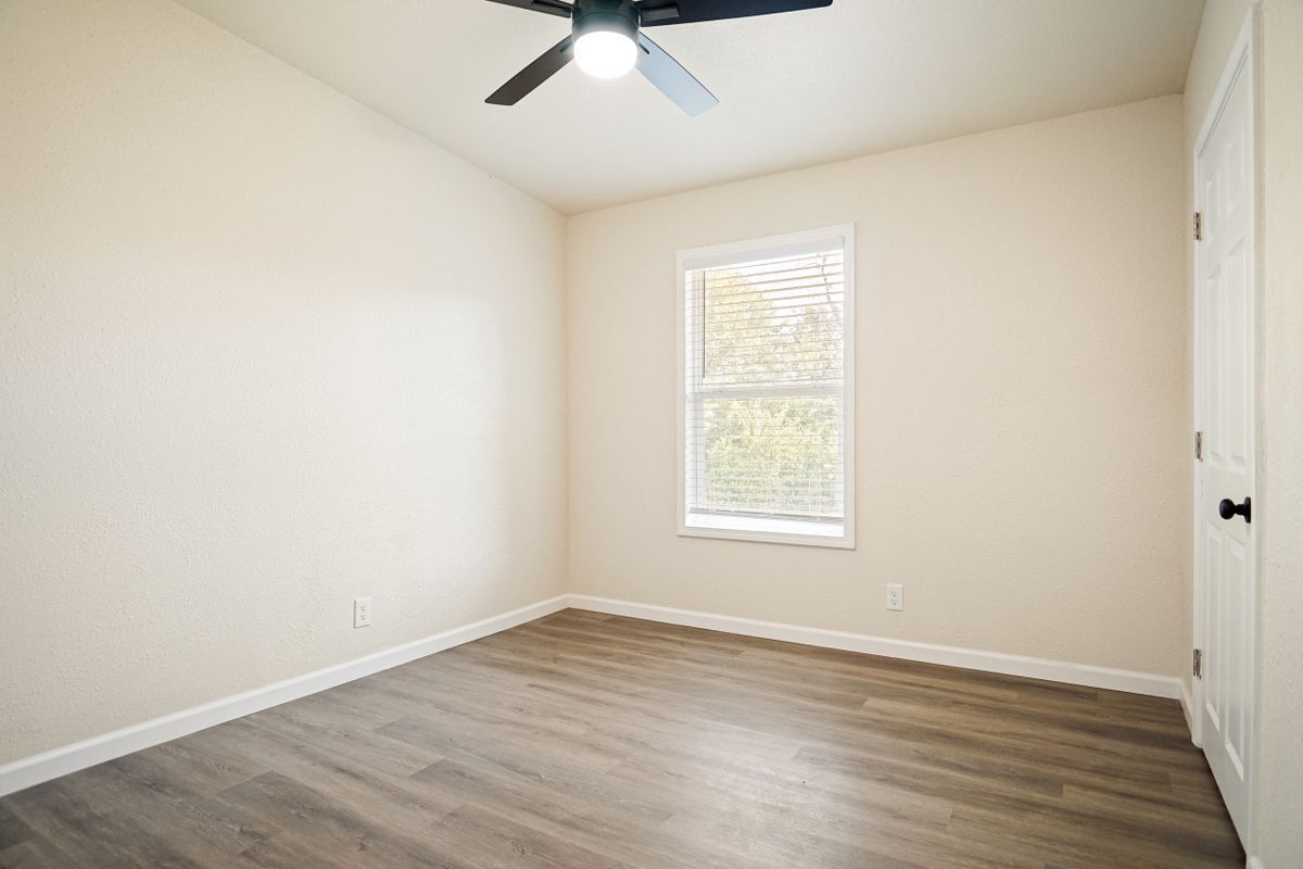 Building Photo - 462 Springwood Ln