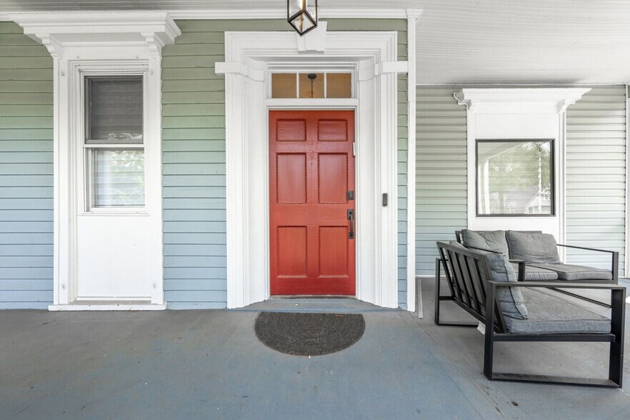 Building Photo - 139 W 4th Ave