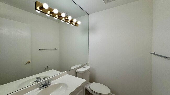 Building Photo - 1746 Harborside Cir