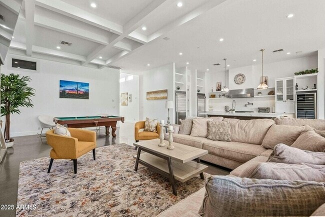 Building Photo - 7861 E Vía Marina