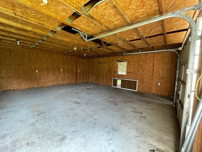 Building Photo - 473 Potts Rd