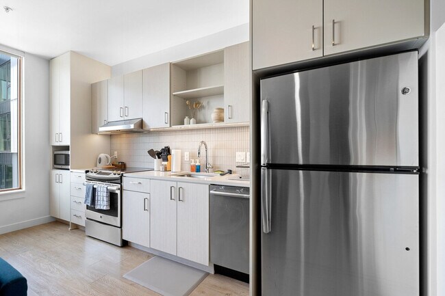 Building Photo - 1315 NW 19th Ave