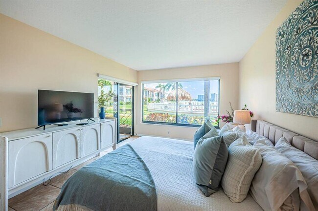 Building Photo - 6268 Palma Del Mar Blvd S